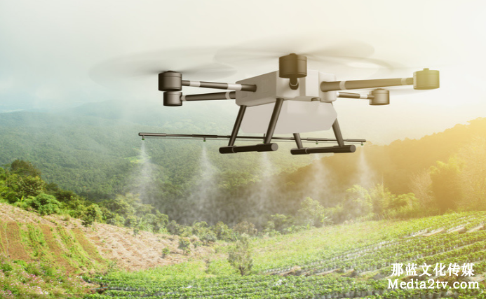 無(wú)人機(jī)噴灑農(nóng)藥