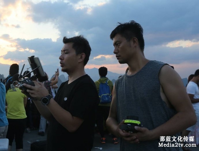 我有長焦航拍！地上的蛇矛短炮，哆嗦吧...